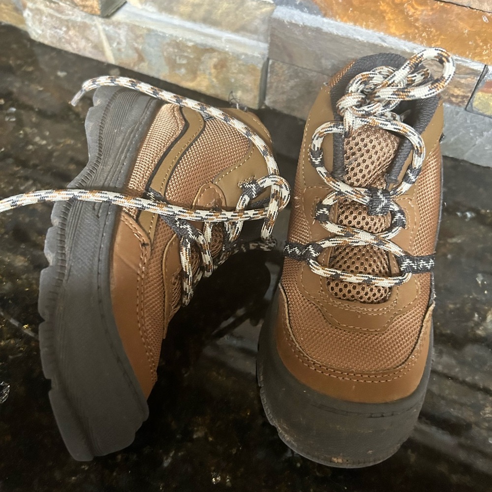 •Oshkosh•Brown•Boots•size 12•EUC•